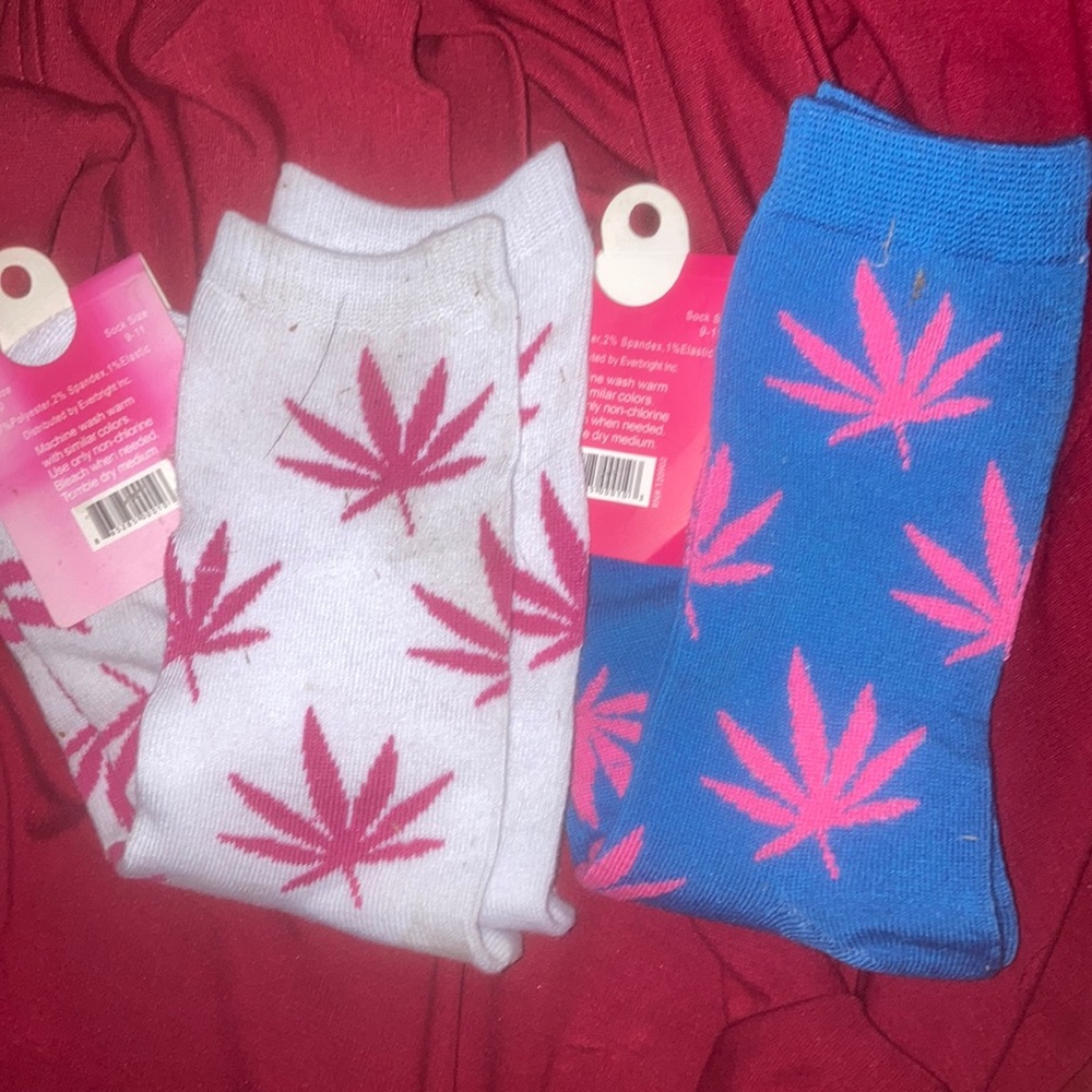 Get your 4/20 socks right here!